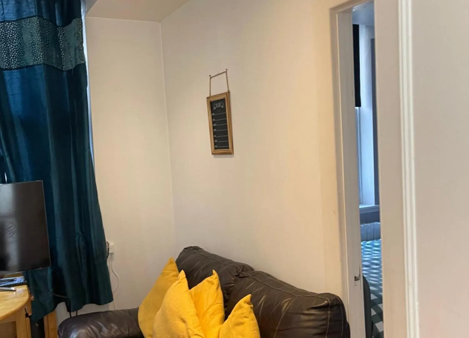 Basic One Bed Comfy Apt Aberdeen Apartman